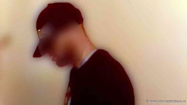 Politie zoekt verdachte van overval met mes en dreigt beelden te delen