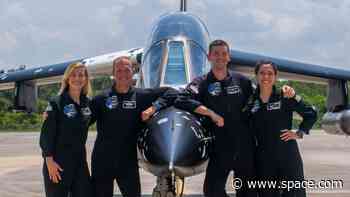 Billionaire's Polaris Dawn crew arrives at SpaceX launch site for 1st-ever private spacewalk flight (photos, video)