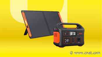 Save $300 on This Jackery 550 Solar Generator and Panel at Lowe's for a Limited Time