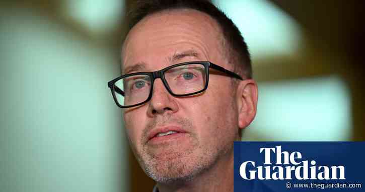 Privacy regulator drops pursuit of Clearview AI as Greens call for more scrutiny on use of Australians’ images