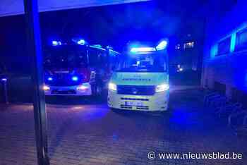 Hulpdiensten bevrijden dementerende vrouw die met vingers geklemd zitten tussen deur in rusthuis