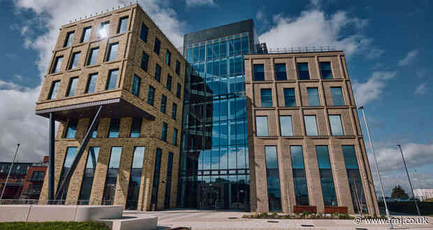 Hard services contract win for Q3