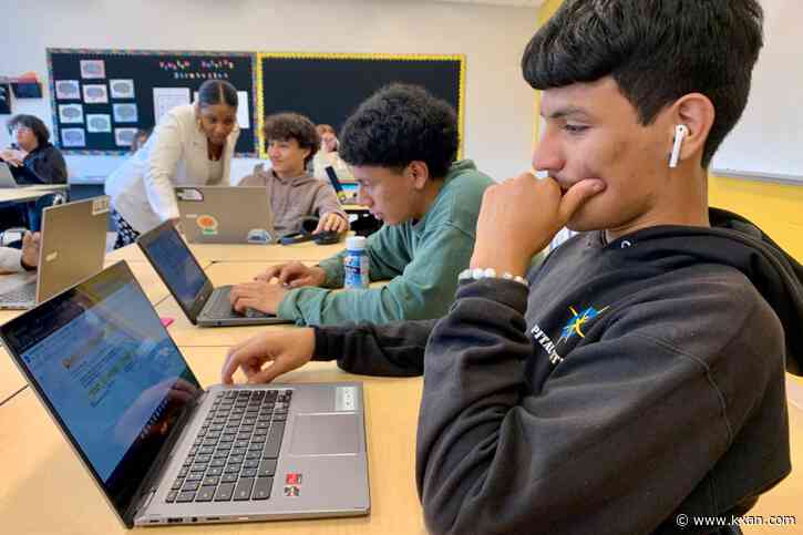 Central Texas students start school year with new tool that could revolutionize education, experts say