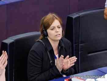 Il collaboratore di Ilaria Salis minaccia Meloni. FdI chiede la revoca dell'incarico