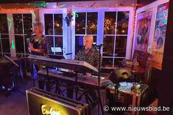 Schelle laat senioren dansen in sportcafé