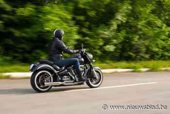 Aannemer rijdt met motorfiets dubbel zo snel als toegelaten: “Ik heb me laten verleiden”