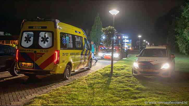 Almere - Vermiste man uit zorginstelling lag zes uur lang in het water en weigerde eruit te komen