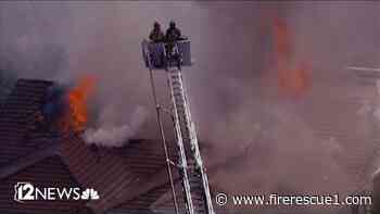 10 firefighters escape collapse during Ariz. house fire