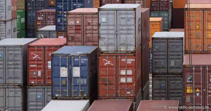 Unbekannte klauen zwei Schiffscontainer