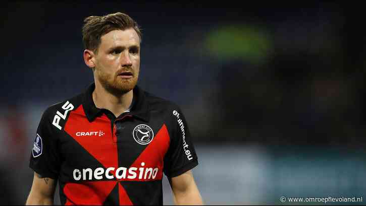 Almere - Aanvoerder Almere City FC heeft bovenbeenblessure, niet in actie tegen PSV