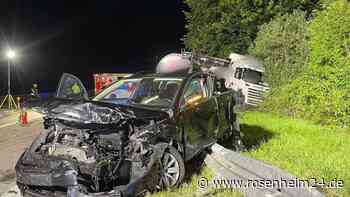 Ohne Licht auf die A7 in Bayern: Betrunkener kracht mit Auto frontal in Lkw