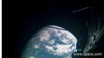 Jupiter-bound JUICE probe slingshots by Earth on way to Venus (photos)