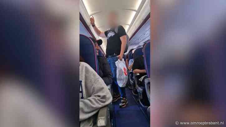 Agressieve man zet boel op stelten in vliegtuig uit Eindhoven