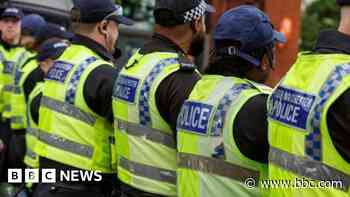 Judge tells man to get lawyer over riot live-stream