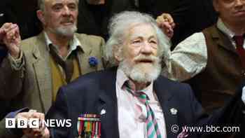 McKellen says fat suit saved him when he fell