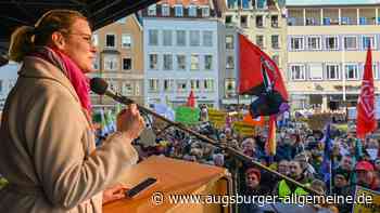 Wegen Verunglimpfungen