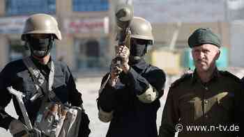 Huthi hinter Attacke vermutet: Öltanker treibt nach Angriff manövrierunfähig im Roten Meer