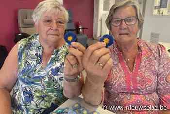 Paula (75) en Yvette (79) verloren hun partner aan dementie en haken nu voor hartverwarmende actie: “Doe mee om lotgenoten te steunen”