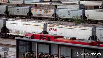 Canada's 2 major freight railroads come to a full stop as labour talks collapse