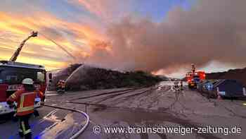 Braunschweig: Löscharbeiten bei Alba-Brand dauern an