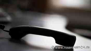 Betrugsmasche in Trostberg: Besorgte Mutter (66) hebt 10.000 Euro von ihrer Bank ab