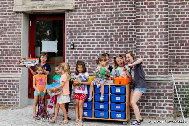 Kinderen verhuizen hun opvang naar de kerk