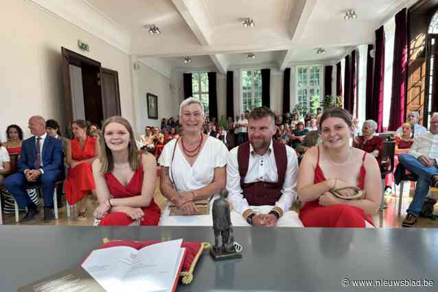 Jawoord na huwelijksaanzoek op middenstip Antwerp: “Dankzij de goal van Toby Alderweireld ben ik vandaag een getrouwde vrouw”