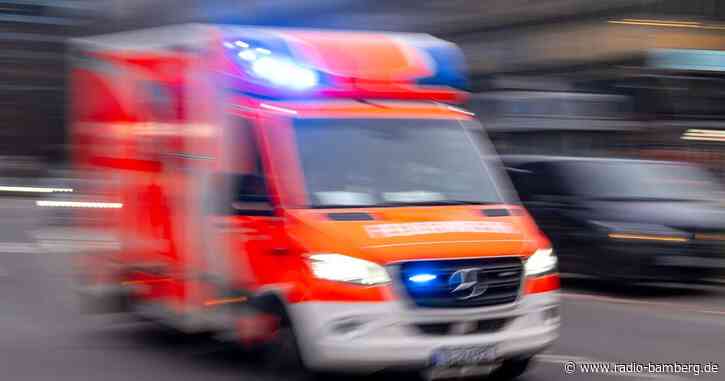 Radfahrer wird von Laster erfasst und stirbt