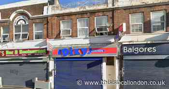 Town centre chicken takeaway applies to open later