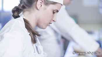 DGB Ausbildungsreport: Gastgewerbe-Azubis mit den meisten Überstunden