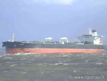 "Pericolo ambientale". L'allarme della missione Aspides sulla petroliera colpita dagli Houthi