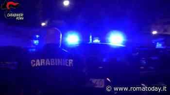 "Fammi vedere i bambini" e tenta di entrare nell'appartamento della ex, arrestato