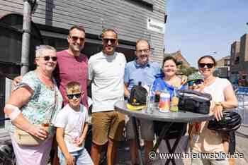 Koers in thuishaven Lucien Van Impe lokt massa volk: “Traditie op onze laatste kermisdag”