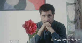 ‘Between the Temples’ Review: A Widower Walks Into a Bar