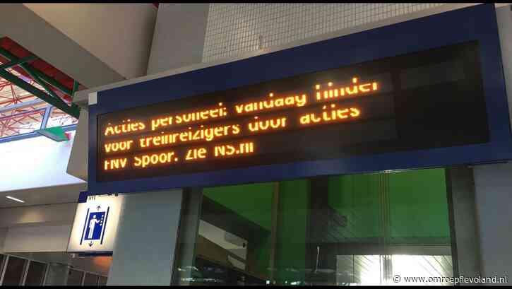 Flevoland - Nieuwsoverzicht 22/08 | Grote staking openbaar vervoer • 'Chimpansee in huis levensgevaarlijk'