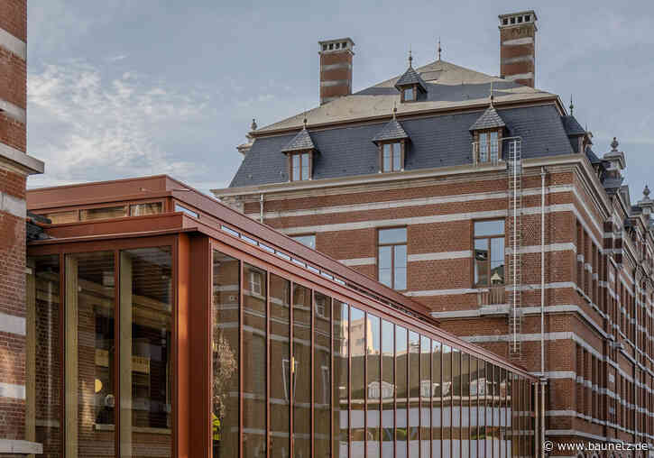 Von der Kaserne zum Stadtquartier
 - Sanierung und Umbau von EVR-architecten, BC architects & studies und Callebaut architecten in Brüssel