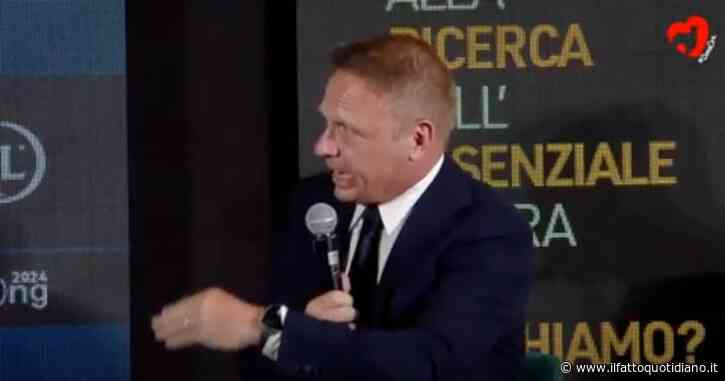 Allevamenti intensivi, Lollobrigida snobba i danni ambientali: “Fare di meglio? Paghereste la carne 20 volte di più”. E attacca i programmi Rai