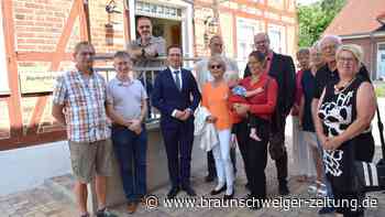 Minister Falko Mohrs besucht den Museumshof in Grasleben