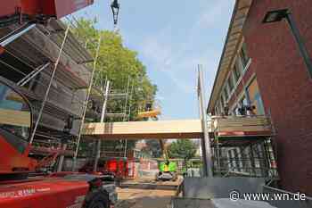 Brücke verbindet jetzt Alt- und Neubau