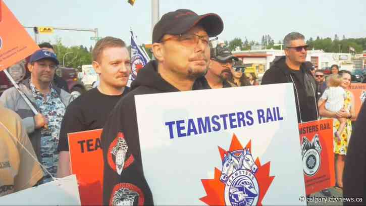 'Not acceptable': Unions in Calgary push back against order to end rail strike