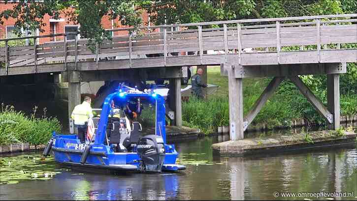 Flevoland - Nieuwsoverzicht 23/08 | Lichaam gevonden in water Almere • Lelystad populair bij vogelspotters