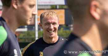 Nog altijd weet voetballer Nikki (26) niet waarom hij in elkaar zakte: ‘Niet normaal voor een jonge sporter’