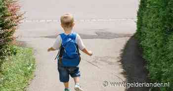 Politie ziet plots een peuter alleen door de stad lopen: 'Enige wat eruit kwam was ‘mama’
