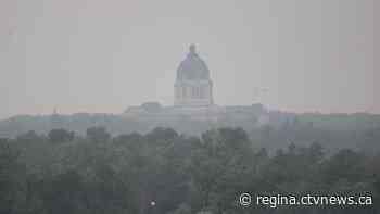 How do Saskatchewan's smoke hours this summer compare to last summer?