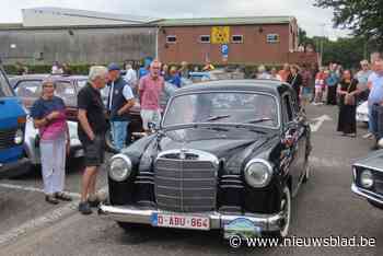 Roeland Govers tevreden over eerste Uil-timer-rit: “Juist 100 oldtimers vertrekken voor 100 kilometer”