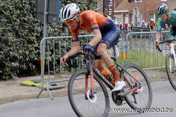 Junior Louis Vandenbroucke op het podium in Stavele