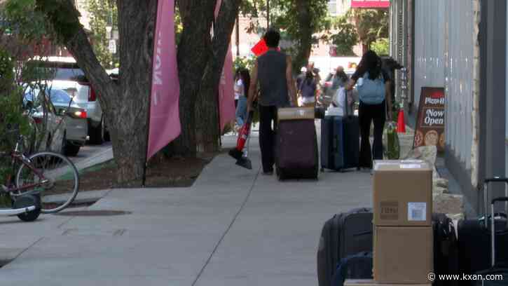 'It was very hot': West Campus jammed with students moving back