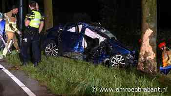 112-nieuws: twee gewonden bij crash auto • aanrijding op spoorwegovergang