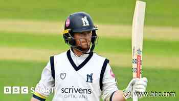 Davies ton keeps Bears' hopes alive against Somerset