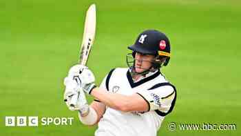 Yates stands tall as Bears battle against Somerset